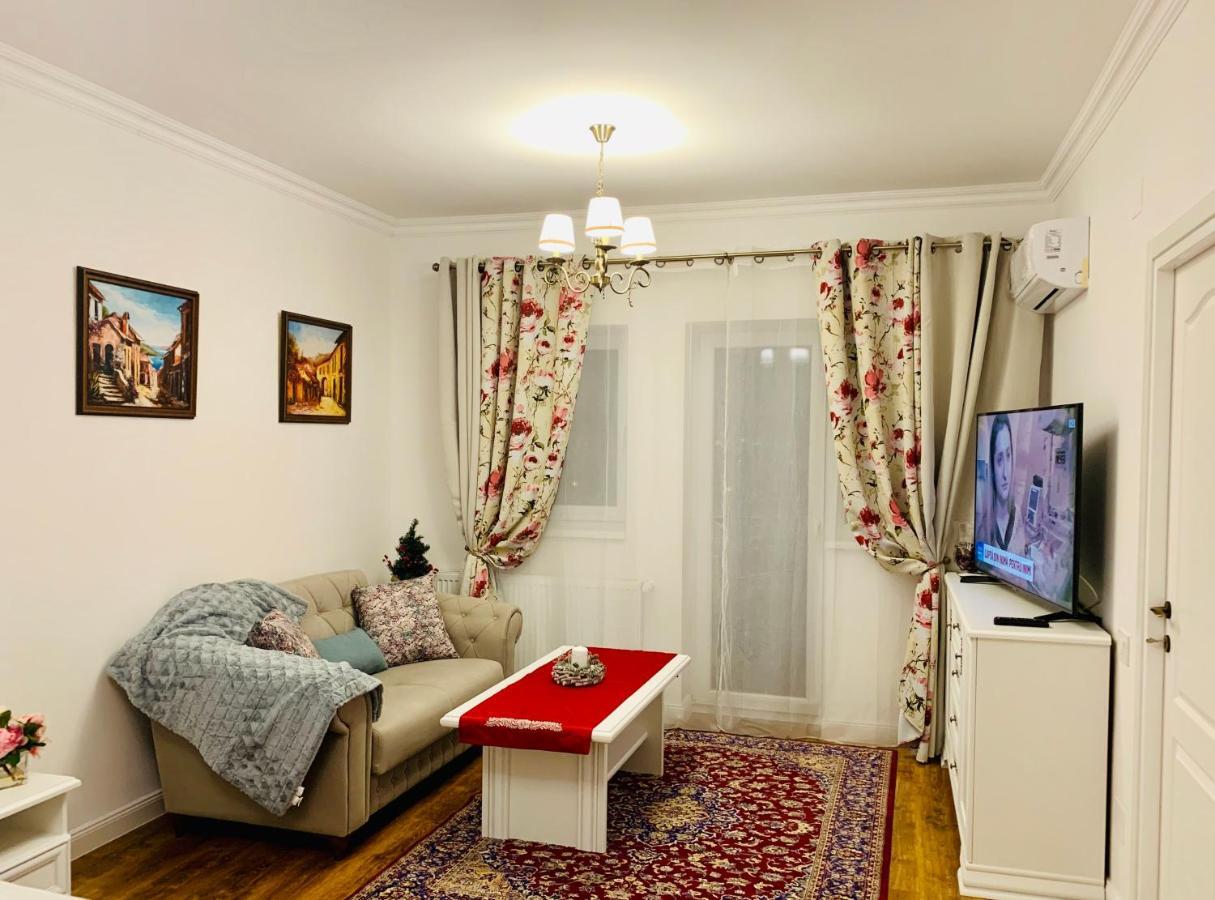 A&C Hotel Rooms - Up In The Sky Oradea Buitenkant foto