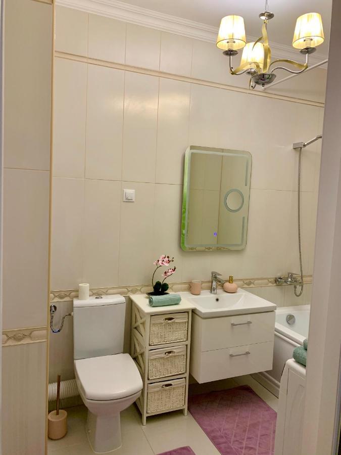 A&C Hotel Rooms - Up In The Sky Oradea Buitenkant foto
