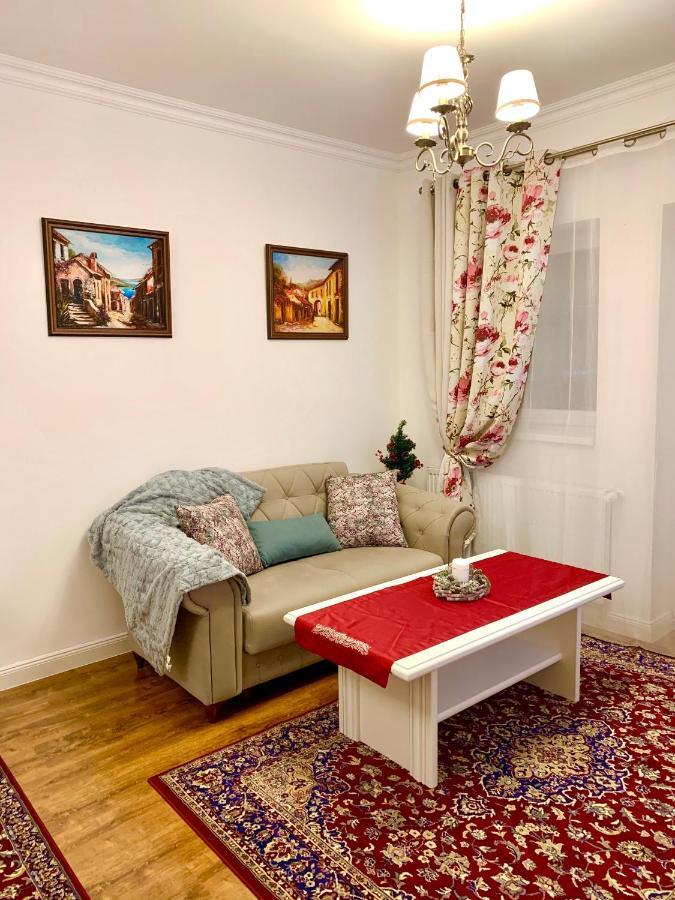A&C Hotel Rooms - Up In The Sky Oradea Buitenkant foto